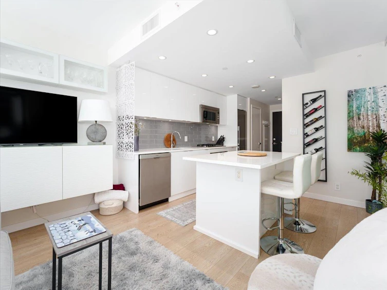 1208-112 E 13th Street, North Vancouver, BC, V7L 0E4 - 5