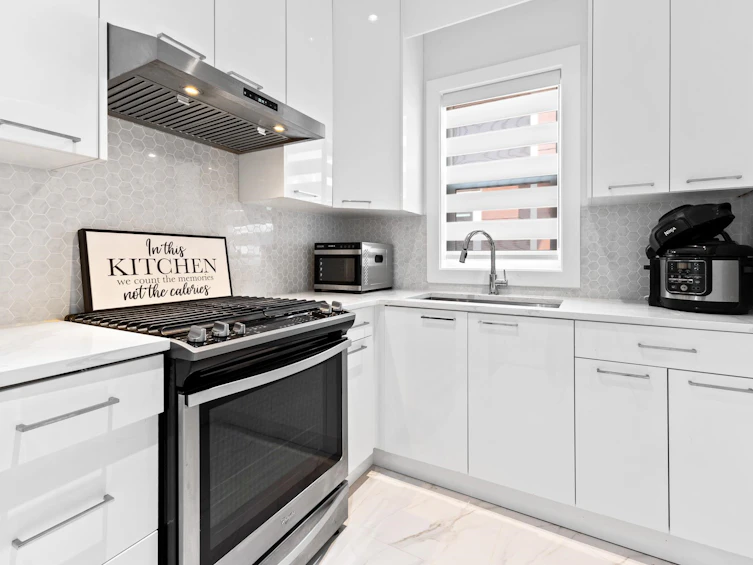 684 Porter Street, Coquitlam, BC, V3J 5A9 - 11