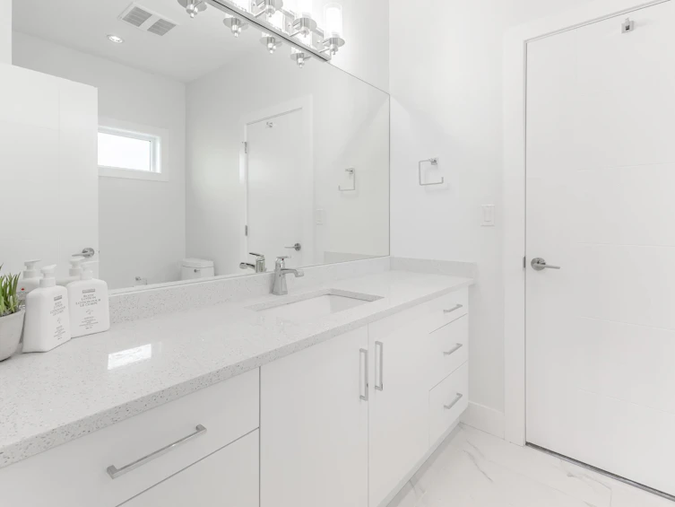 684 Porter Street, Coquitlam, BC, V3J 5A9 - 20
