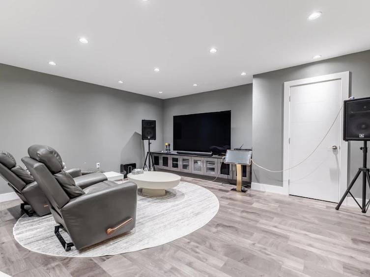 684 Porter Street, Coquitlam, BC, V3J 5A9 - 23