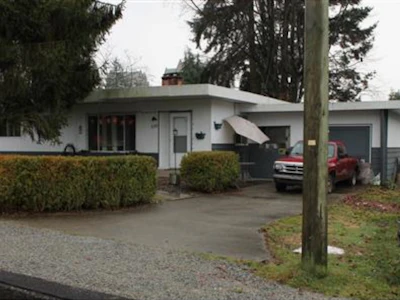 516 Cochrane Avenue - 2