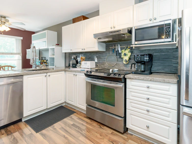 401-22230 North Avenue, Maple Ridge, BC, V2X 2L5 - 4