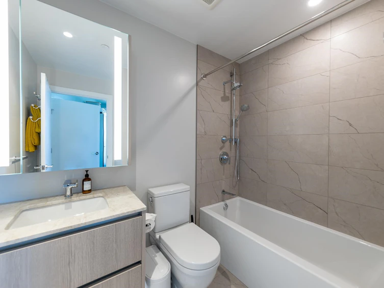 2406-1500 Fern Street, North Vancouver, BC, V7J 0E6 - 21