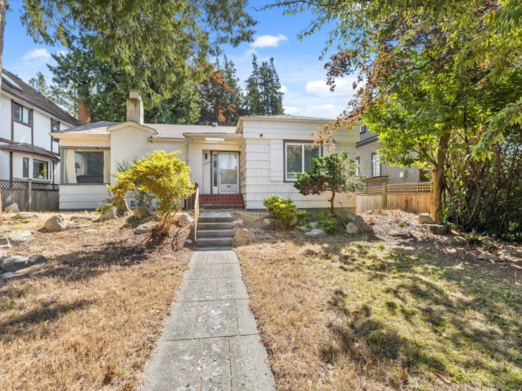 6930 Granville Street, Vancouver, BC, V6P 4X5