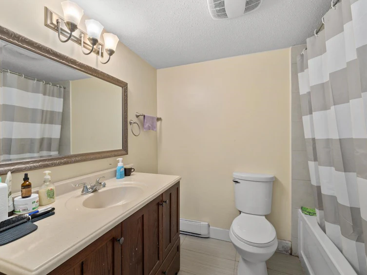 6930 Granville Street, Vancouver, BC, V6P 4X5 - 23