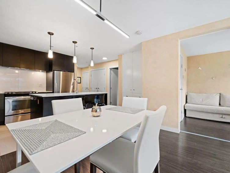 312-1679 Lloyd Avenue, North Vancouver, BC, V7P 0A9 - 9