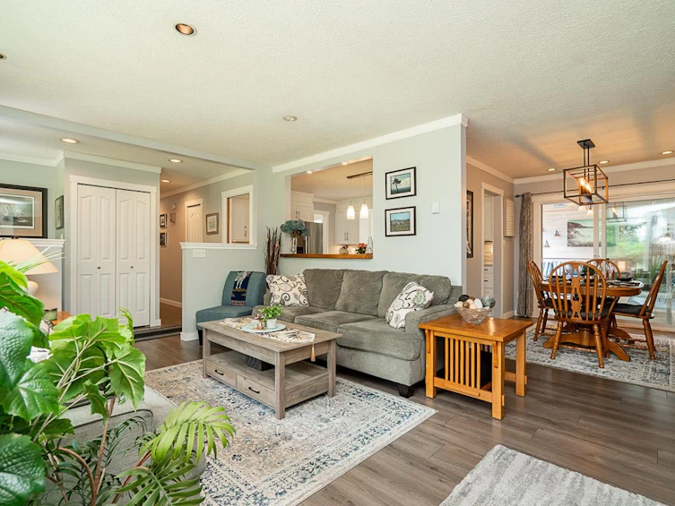 1674 Connaught Drive, Port Coquitlam, BC, V3C 4G8 - 10