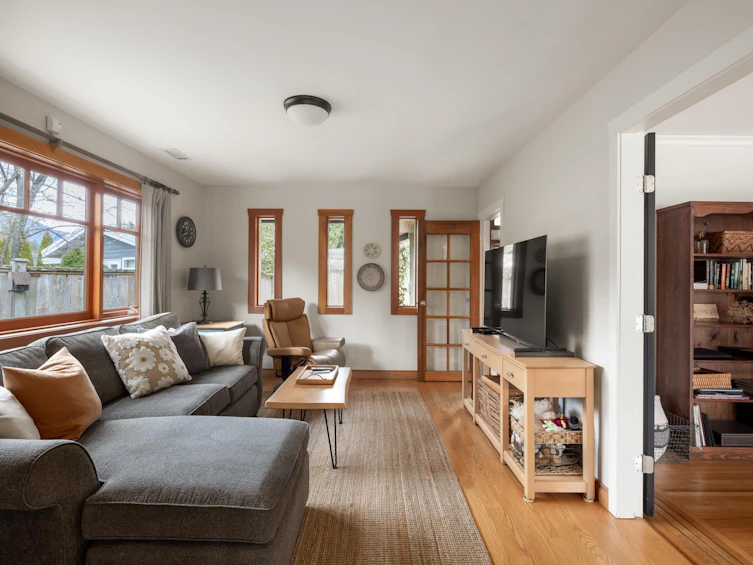 986 Tudor Avenue, North Vancouver, BC, V7R 1X7 - 8