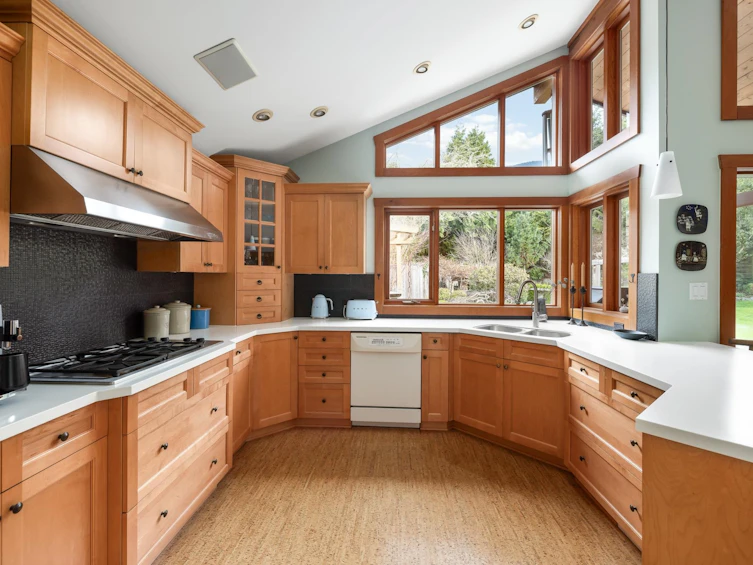 986 Tudor Avenue, North Vancouver, BC, V7R 1X7 - 11