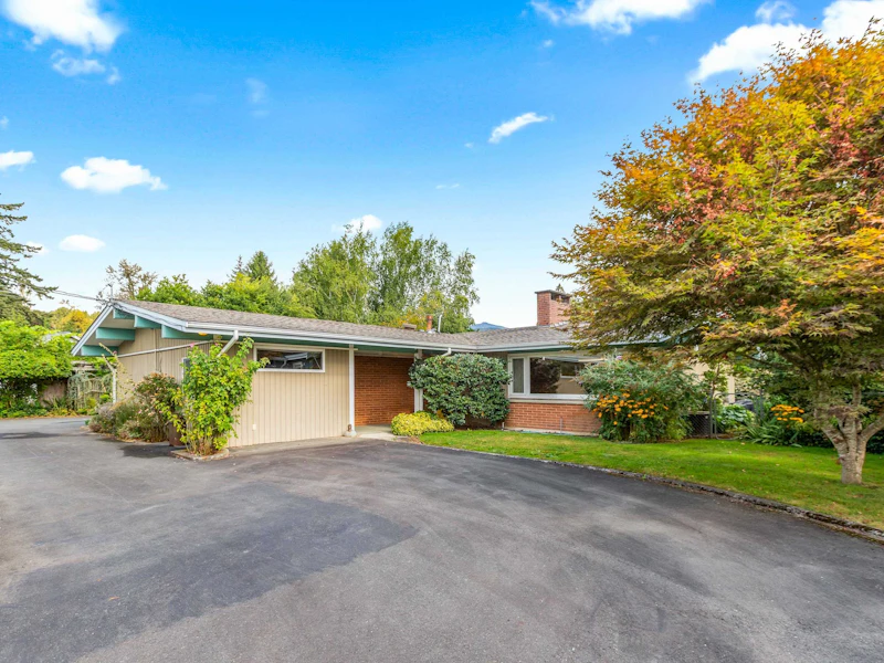 46011 Clarke Drive, Chilliwack BC V2P 3N5