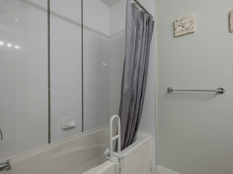 410-20750 Duncan Way, Langley, BC, V3A 9J6 - 20