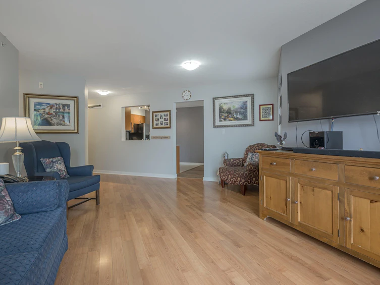 410-20750 Duncan Way, Langley, BC, V3A 9J6 - 8