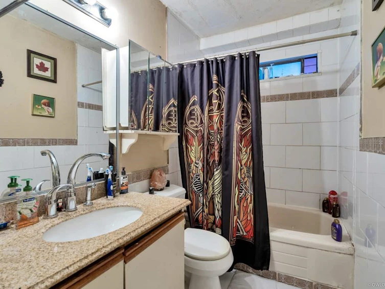 1206 E 11th Avenue, Vancouver, BC, V5T 2G3 - 10