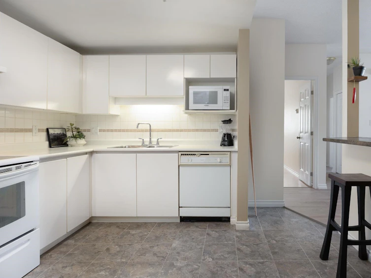 1122 O'flaherty Gate, Port Coquitlam, BC, V3C 6H2 - 8