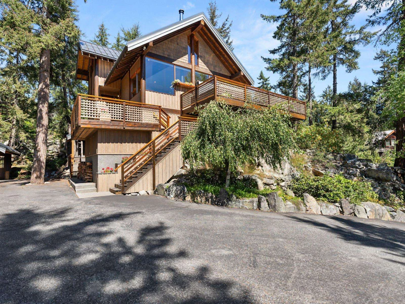 9551 Emerald Drive, Whistler BC V0N 1B9