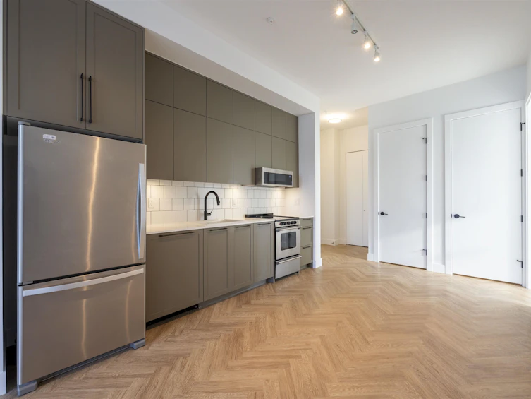 405-13933 105 Boulevard, Surrey, BC, V3T 0R6 - 4