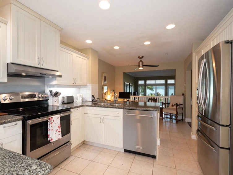 17 Beach Drive, West Vancouver, BC, V8B 1A2 - 19