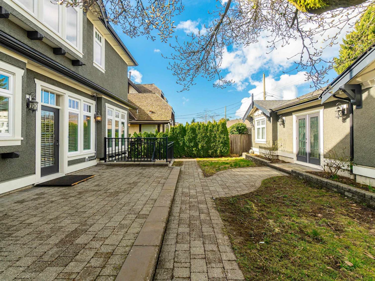 1657 W 58th Avenue, Vancouver, BC, V6P 1W8 - 39