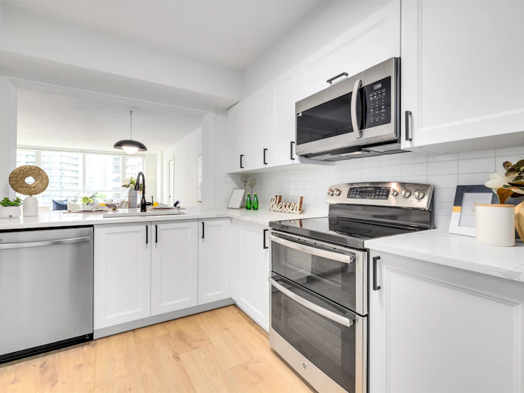 905-6070 Mcmurray Avenue, Burnaby, BC, V5H 4J3