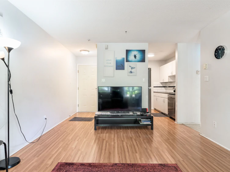 102-3480 Yardley Avenue, Vancouver, BC, V5R 6B3 - 3
