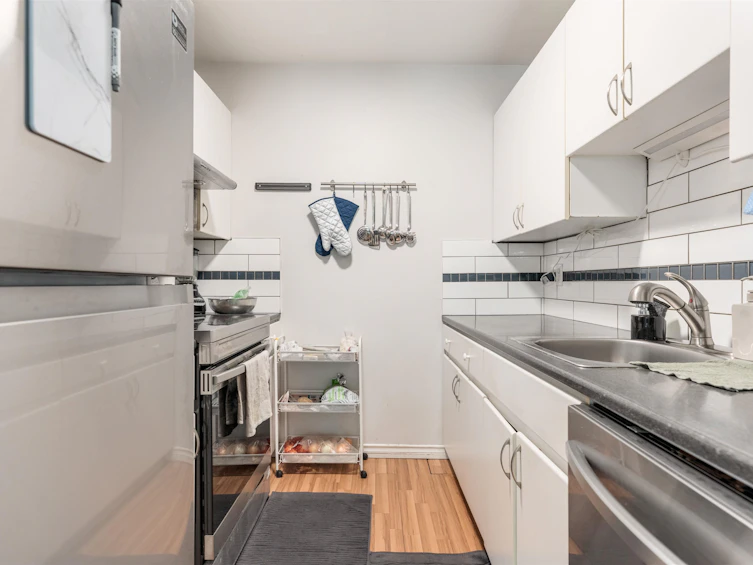 102-3480 Yardley Avenue, Vancouver, BC, V5R 6B3 - 5