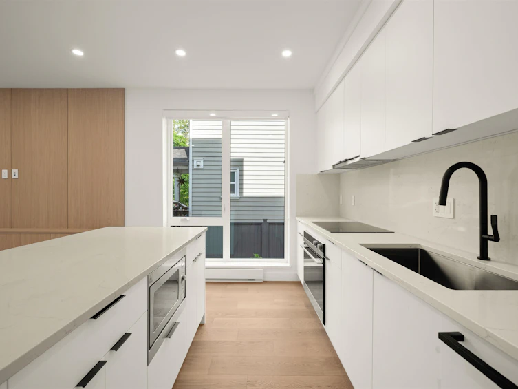 1904 E 8th Avenue, Vancouver, BC, V5N 1T8 - 11
