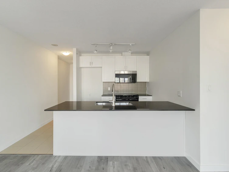 502-13618 100 Avenue, Surrey, BC, V3T 0A8 - 5