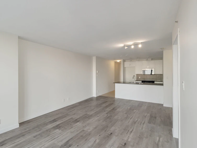 502-13618 100 Avenue, Surrey, BC, V3T 0A8 - 3