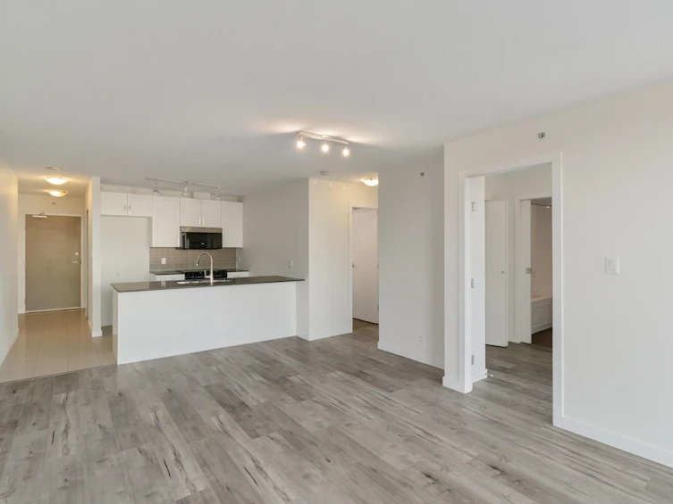 502-13618 100 Avenue, Surrey, BC, V3T 0A8 - 9