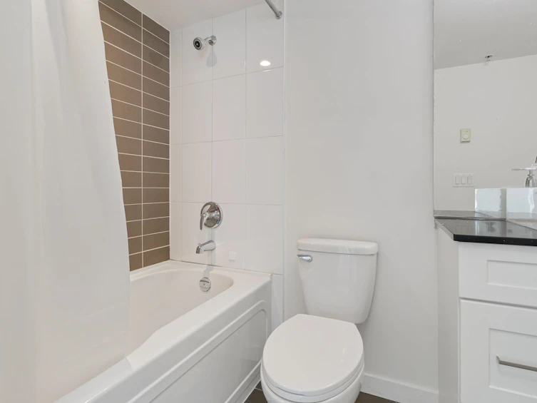 502-13618 100 Avenue, Surrey, BC, V3T 0A8 - 11