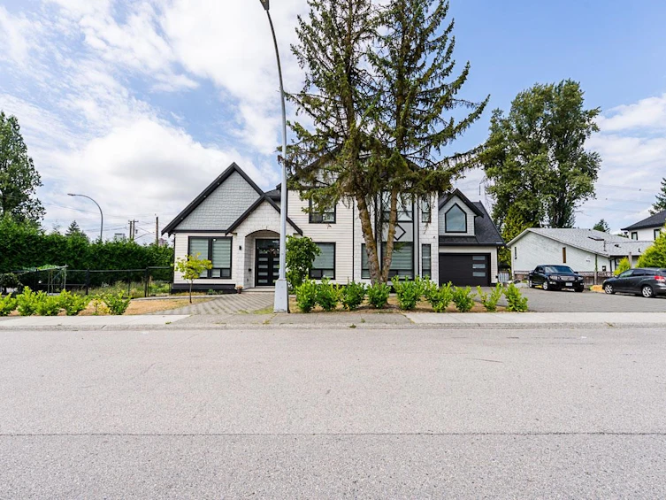 10805 141 Avenue, Surrey, BC, V3R 3J5 - 34