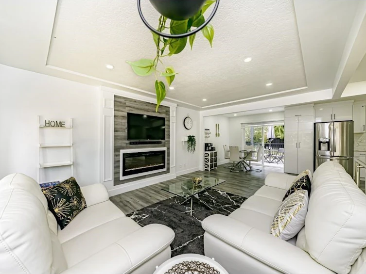 14927 Kew Drive Drive, Surrey, BC, V3R 4Y1