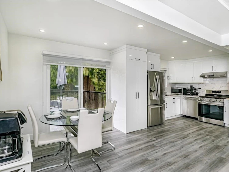 14927 Kew Drive Drive, Surrey, BC, V3R 4Y1 - 11