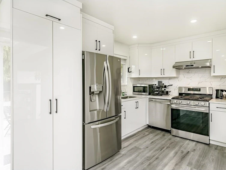 14927 Kew Drive Drive, Surrey, BC, V3R 4Y1 - 12