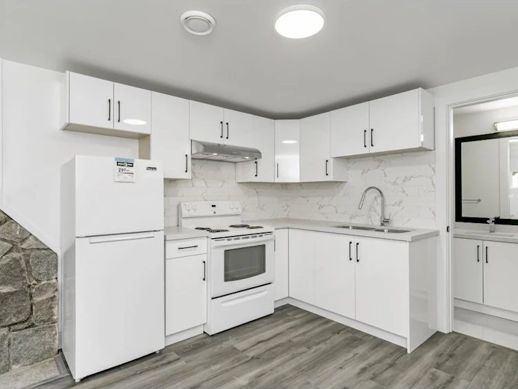 14927 Kew Drive Drive, Surrey, BC, V3R 4Y1 - 32