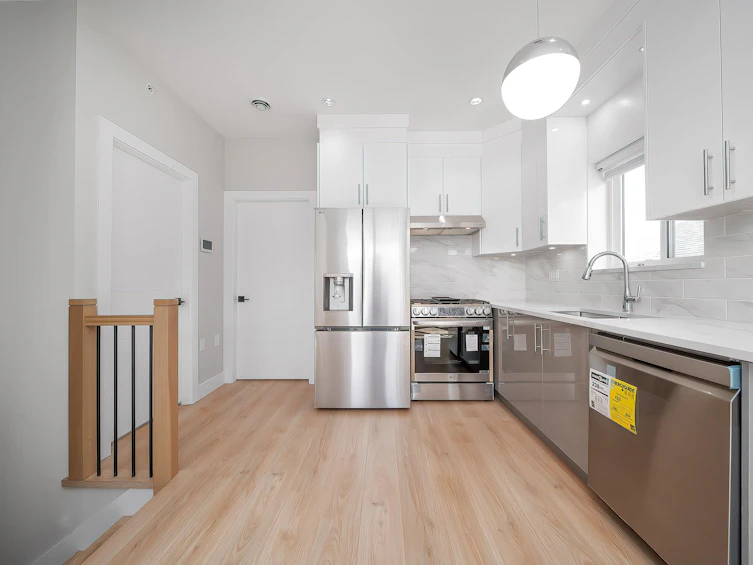 6447 Beatrice Street, Vancouver, BC, V5P 3R5 - 8