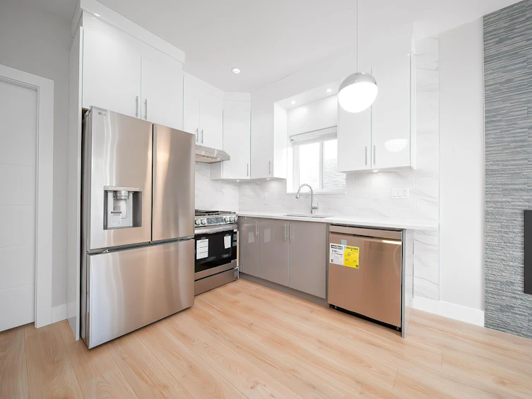 6447 Beatrice Street, Vancouver, BC, V5P 3R5 - 9