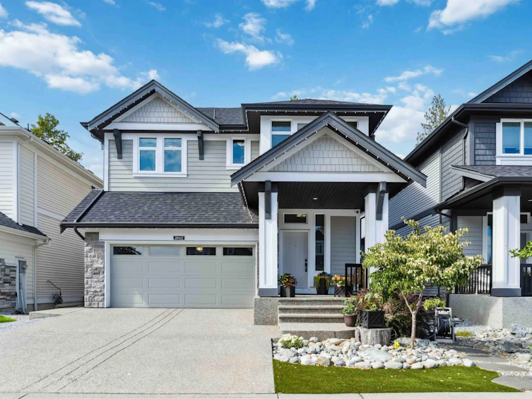 20427 78b Avenue, Langley, BC, V2Y 1X4