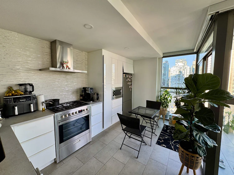 1503-928 Richards Street, Vancouver, BC, V6B 6P6 - 2