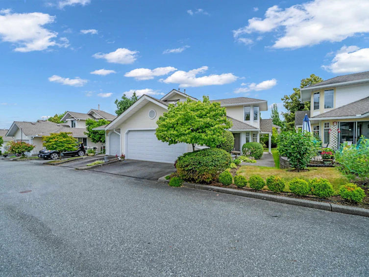 100-8737 212 Street, Langley, BC, V1M 2C8 - 8