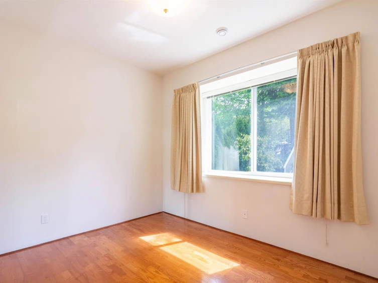 7286 Barnet Road, Burnaby, BC, V5A 1E2 - 11