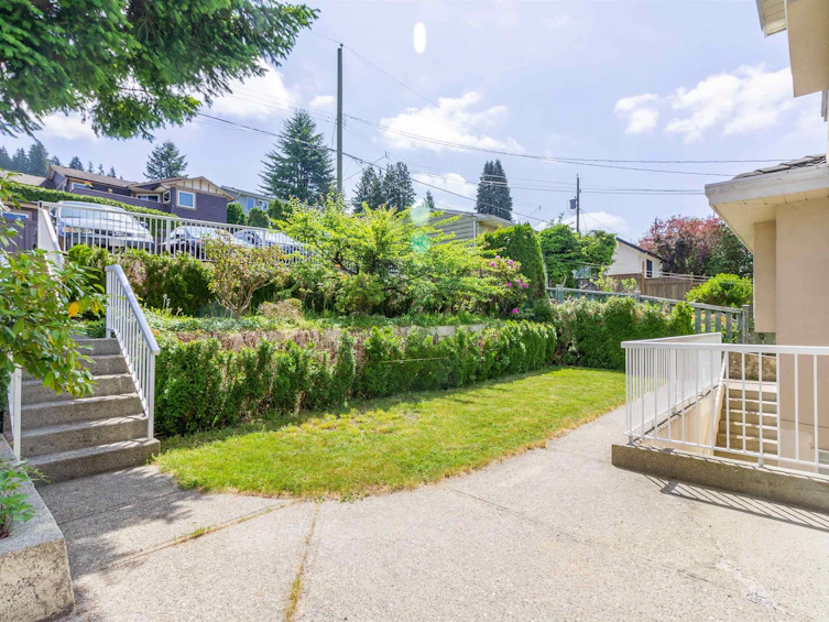 7286 Barnet Road, Burnaby, BC, V5A 1E2 - 32