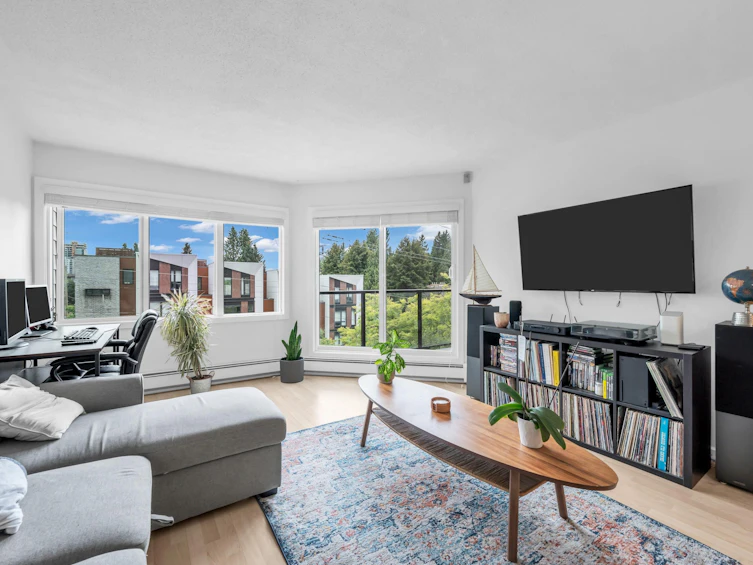 309-156 W 21st Street, North Vancouver, BC, V7M 1Y9 - 2