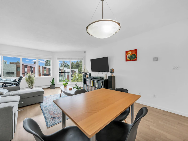 309 - 156 W 21st Street, North Vancouver BC V7M 1Y9