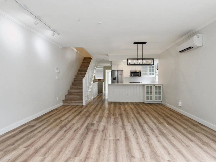 8402 Keystone Street, Vancouver, BC, V5S 4S2 - 8