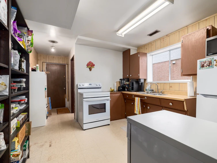 2270 E 54th Avenue, Vancouver, BC, V5P 1Y7 - 25