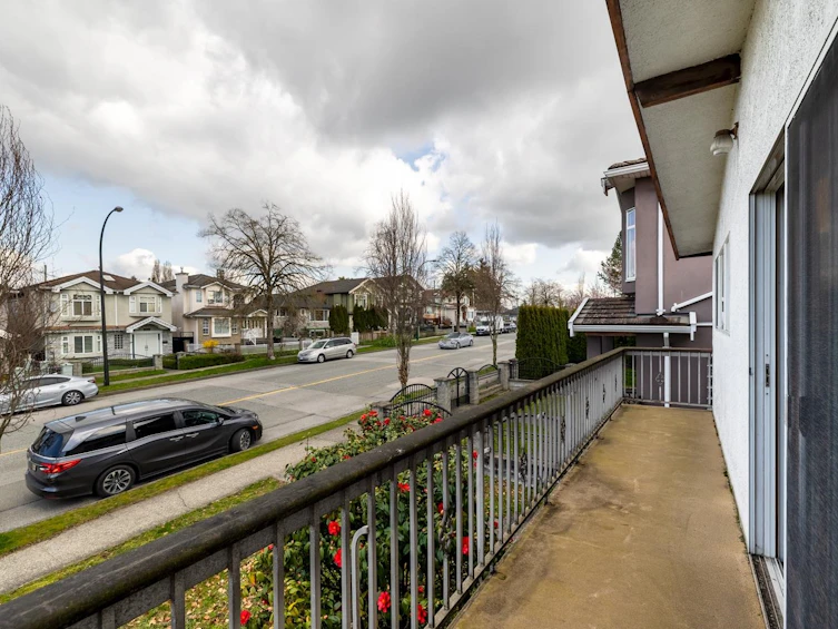 2270 E 54th Avenue, Vancouver, BC, V5P 1Y7 - 8
