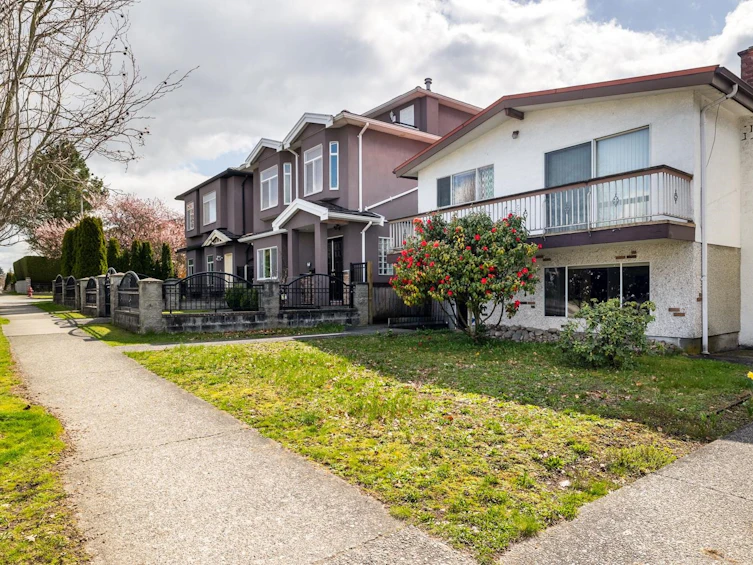 2270 E 54th Avenue, Vancouver, BC, V5P 1Y7 - 31