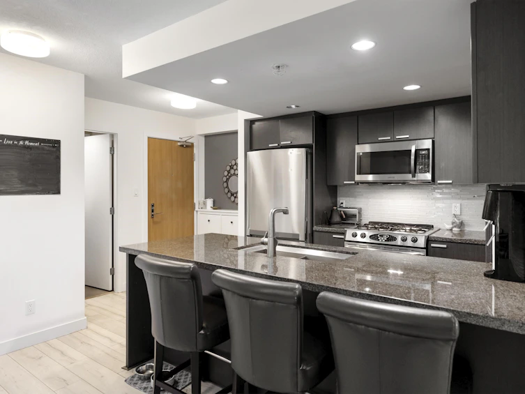 302-2200 Douglas Road, Burnaby, BC, V5C 0G8 - 5