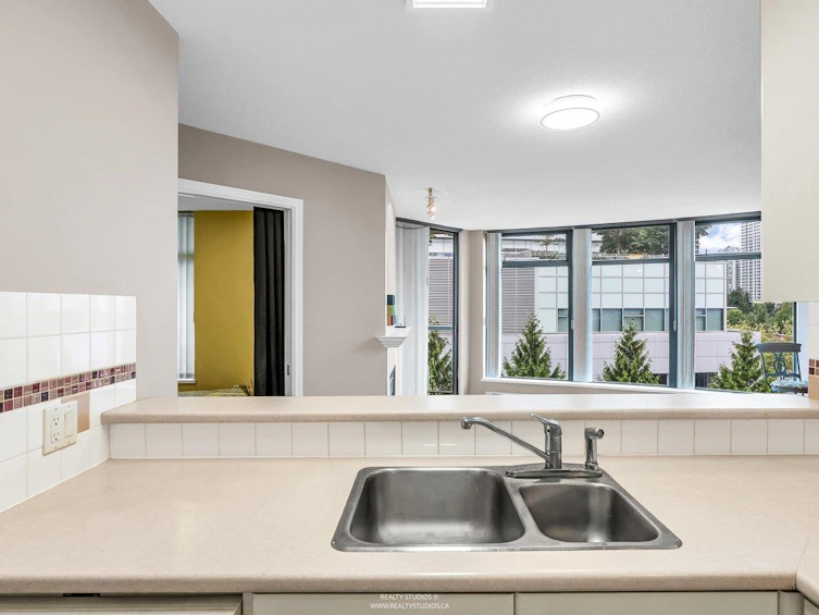 805-4505 Hazel Street, Burnaby, BC, V5H 4T1 - 4